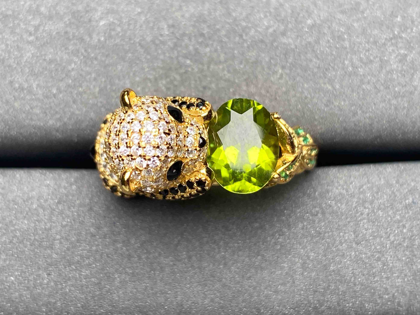 A3541 Peridot Ring