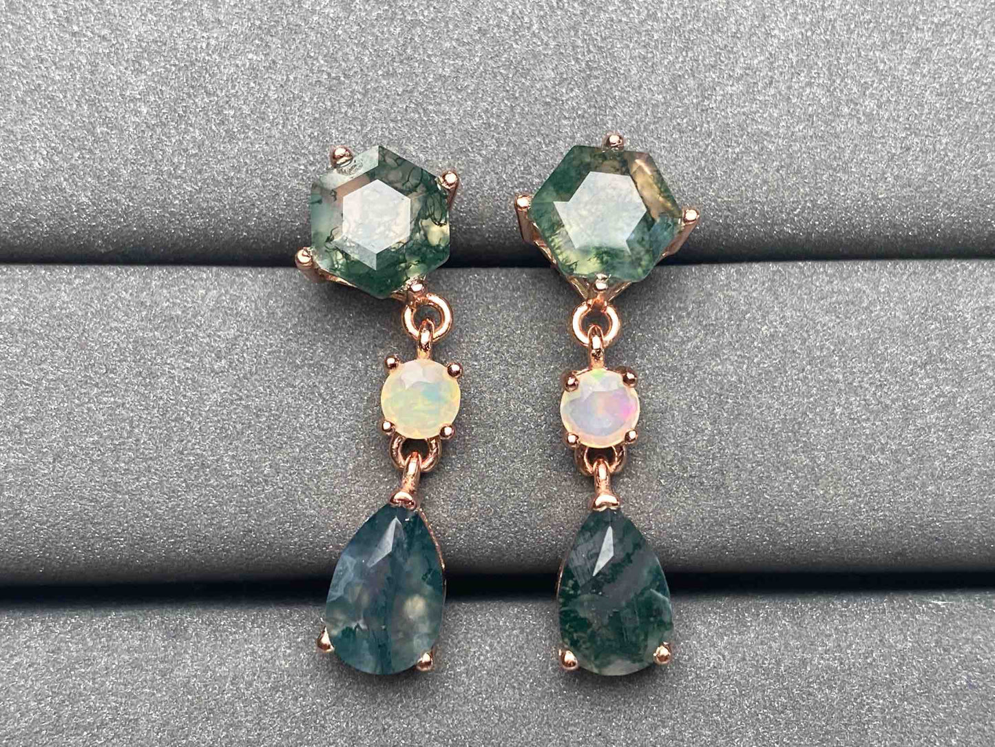 A3624 Moss Agate Earrings