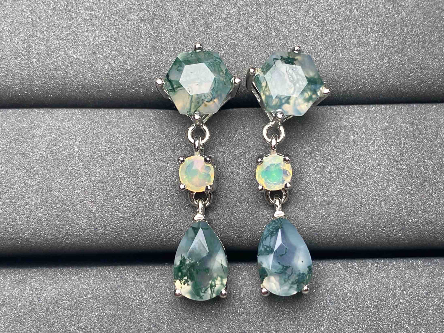 A3629 Moss Agate Earrings