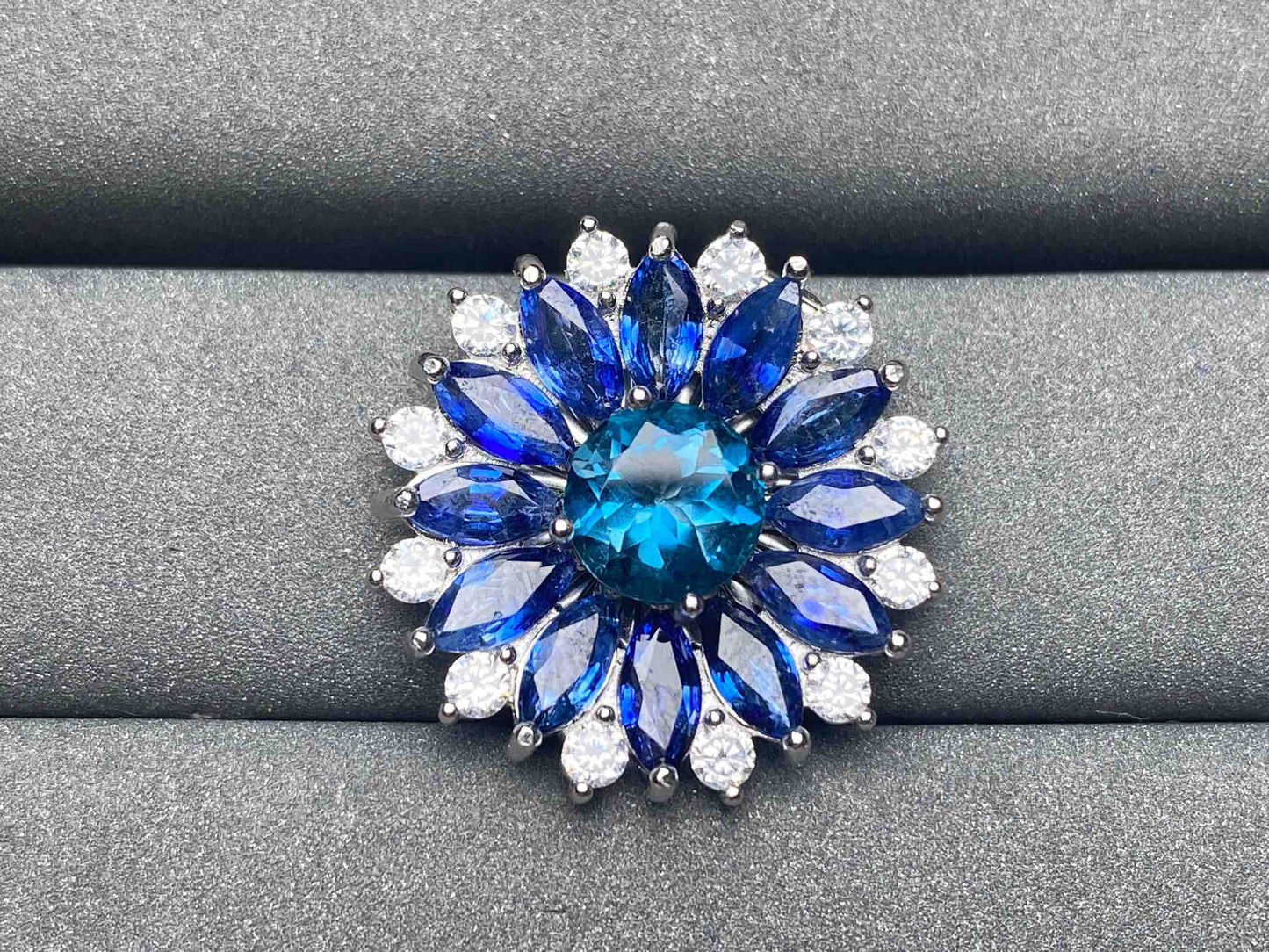 A3681 Cornflower Sapphire Pendant