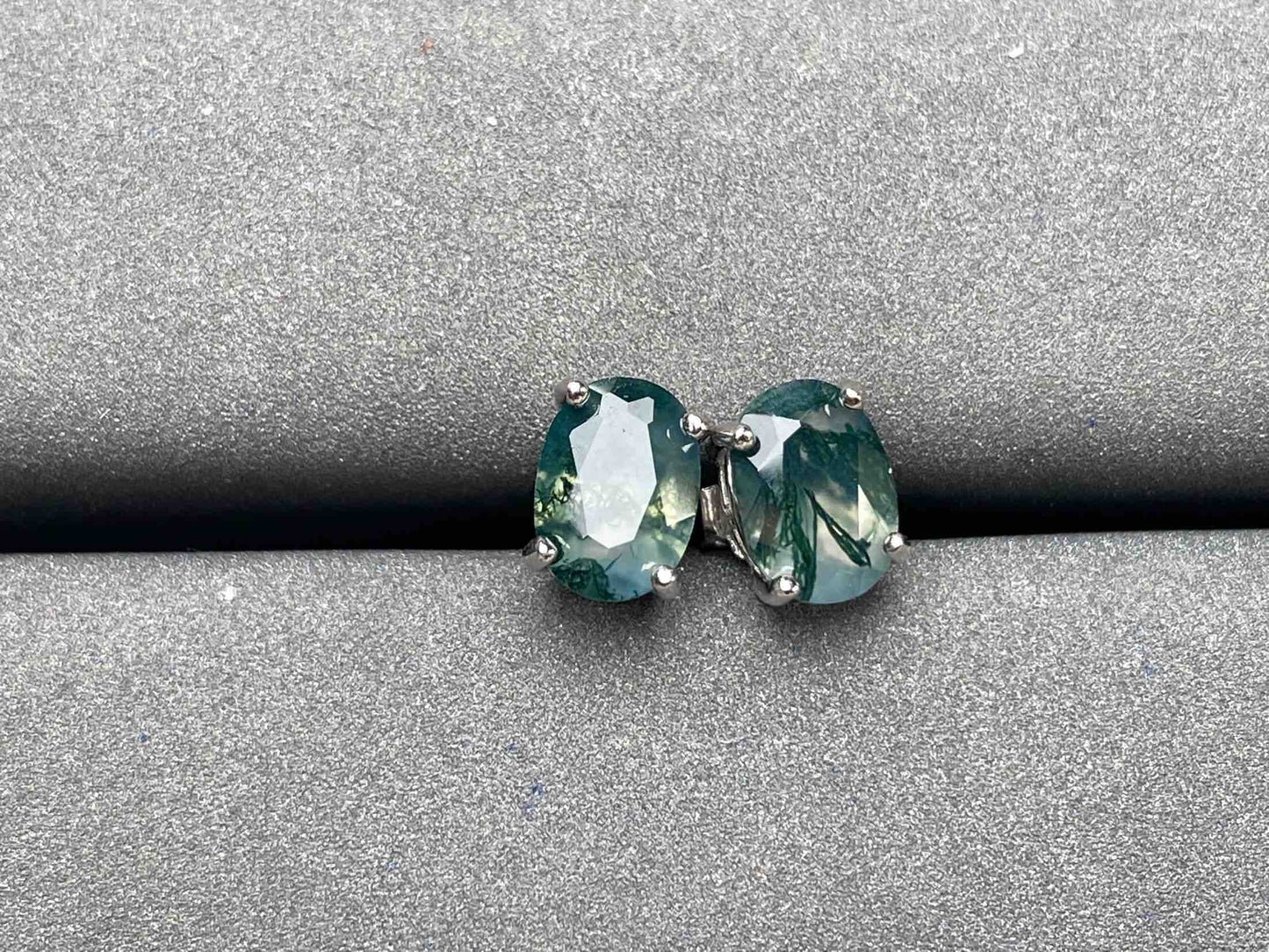 A3752 Moss Agate Earrings