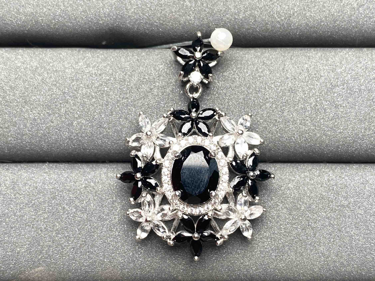 A3927 Spinel Pendant