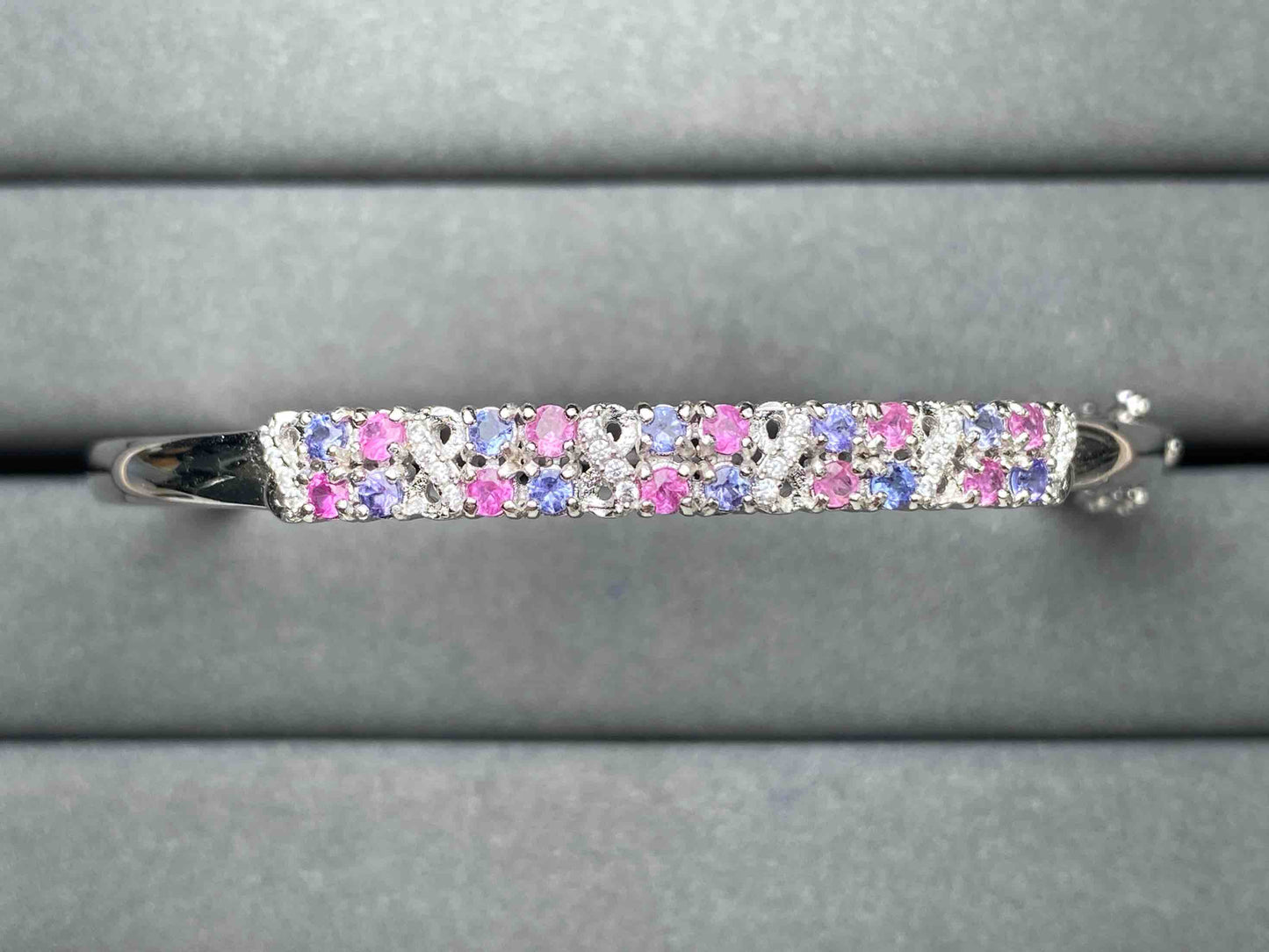 A3945 Sapphire Bangle