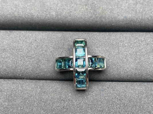 A3979 Teal Sapphire Pendant