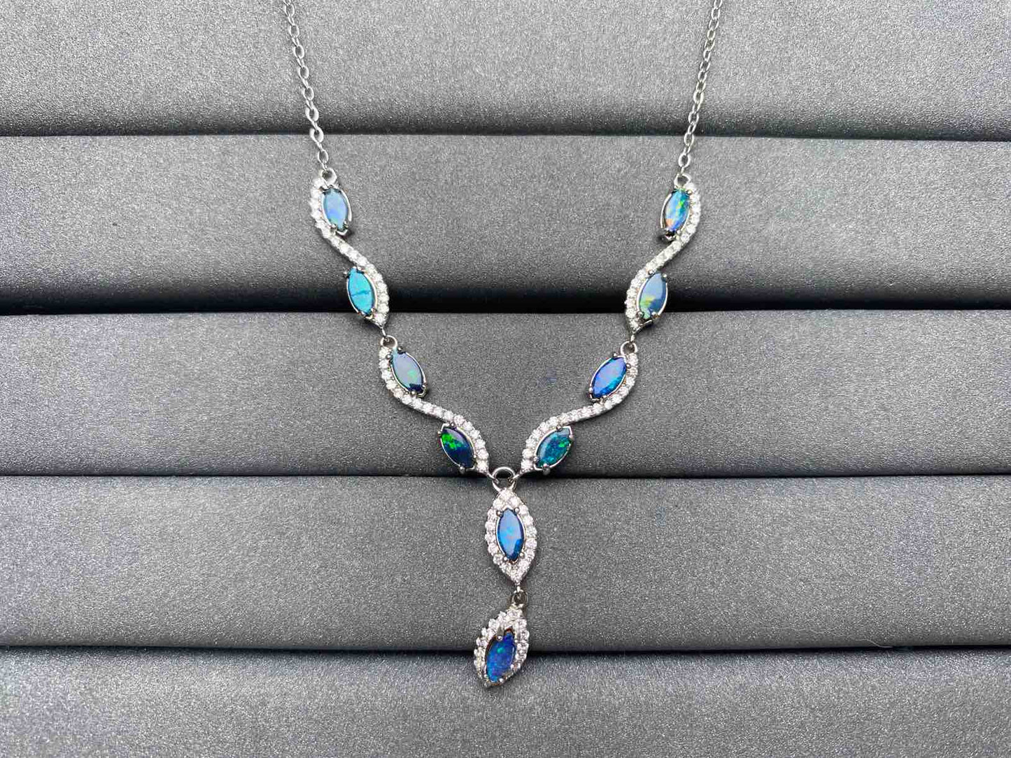 A3984 Opal Necklace