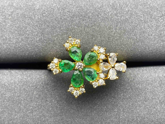 A40 Emerald Ring