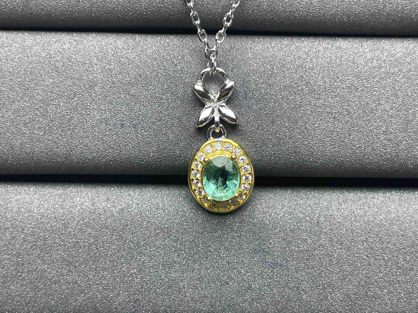 A416 Emerald Necklace