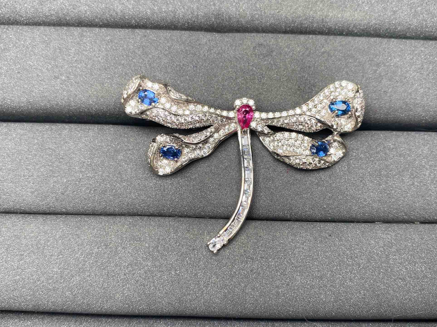 A4542 Pink Ruby brooch