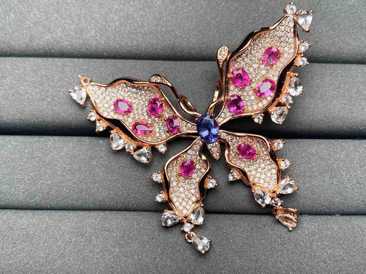 A4574 Tanzanite brooch