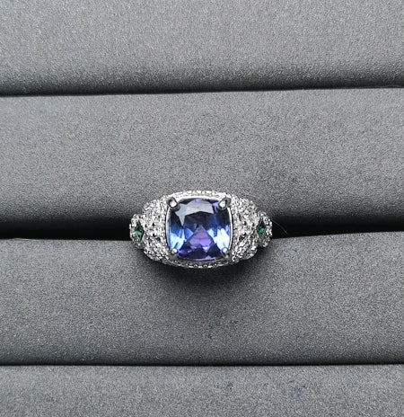 A4653 Tanzanite Ring