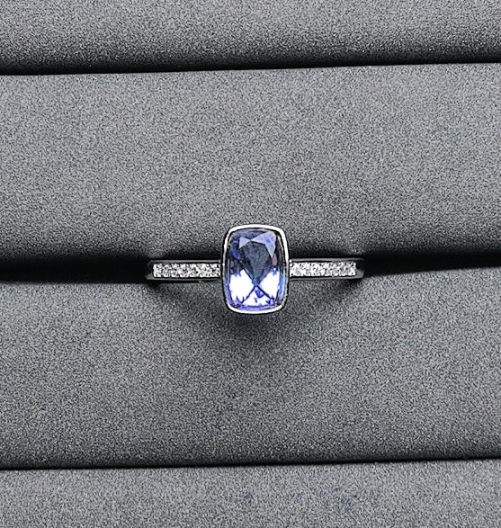 A4704 Tanzanite Ring