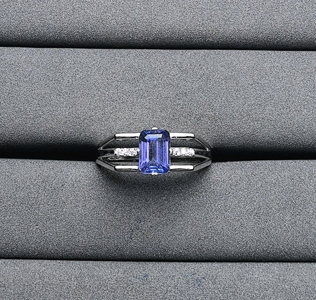 A4710 Tanzanite Ring