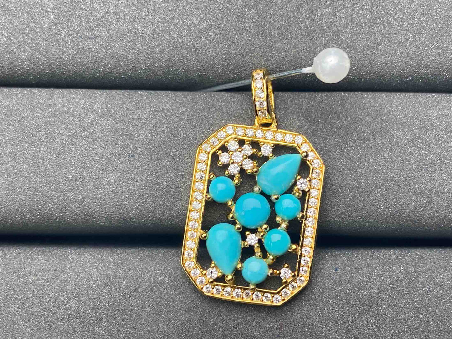 A4736 Turquoise Pendant