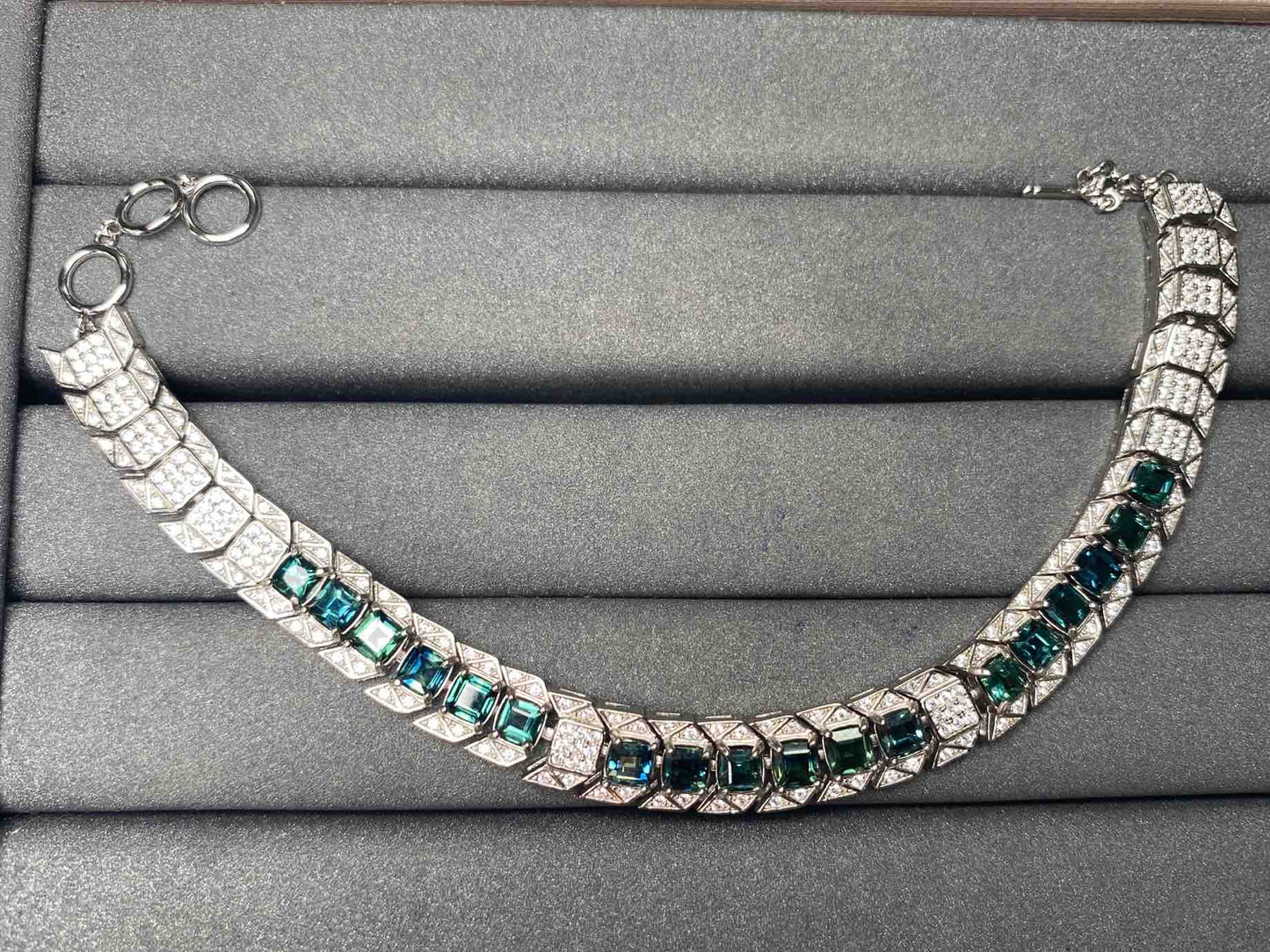 A4778 Teal Sapphire Bracelet