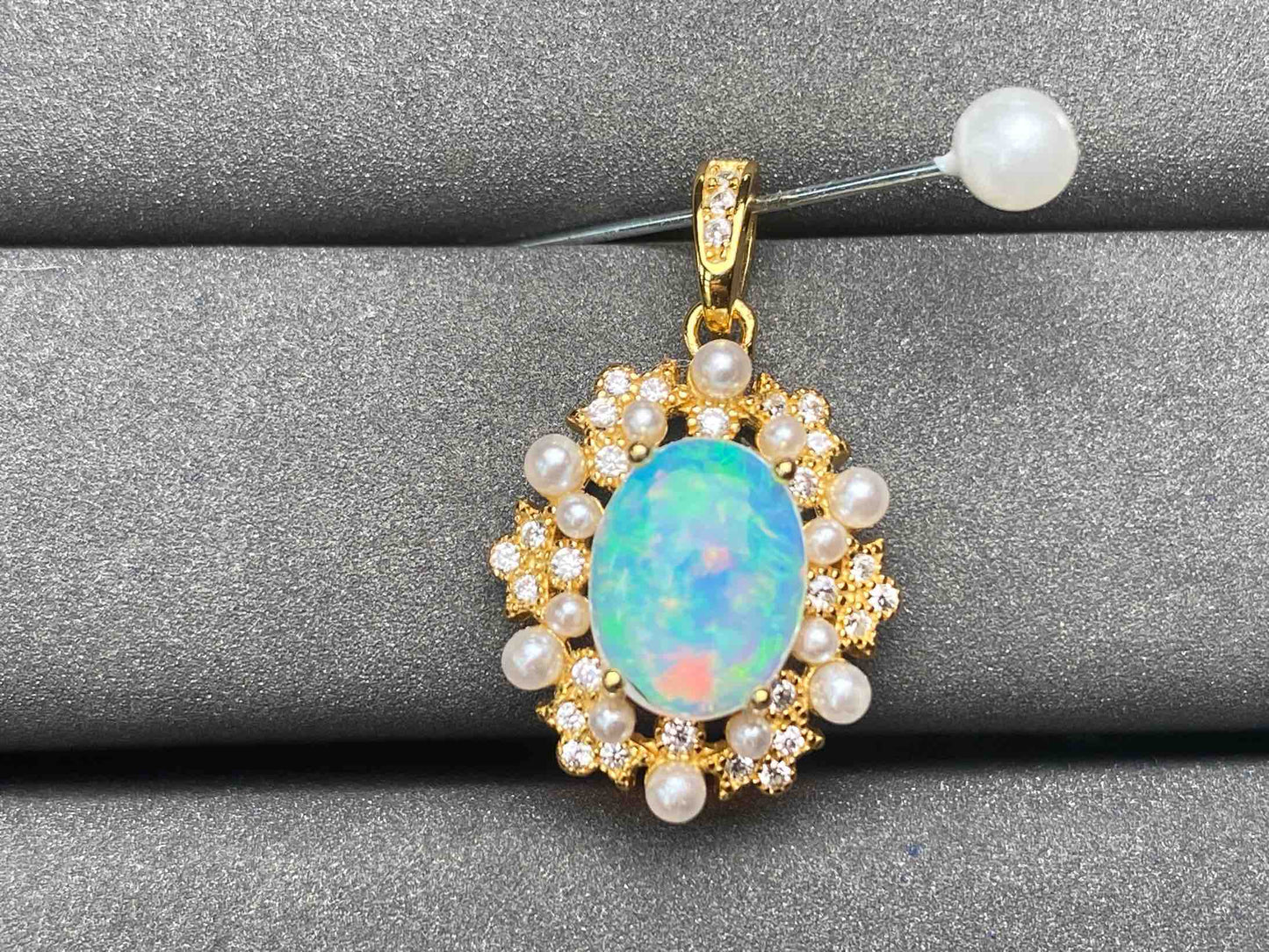 A4869 Opal Pendant