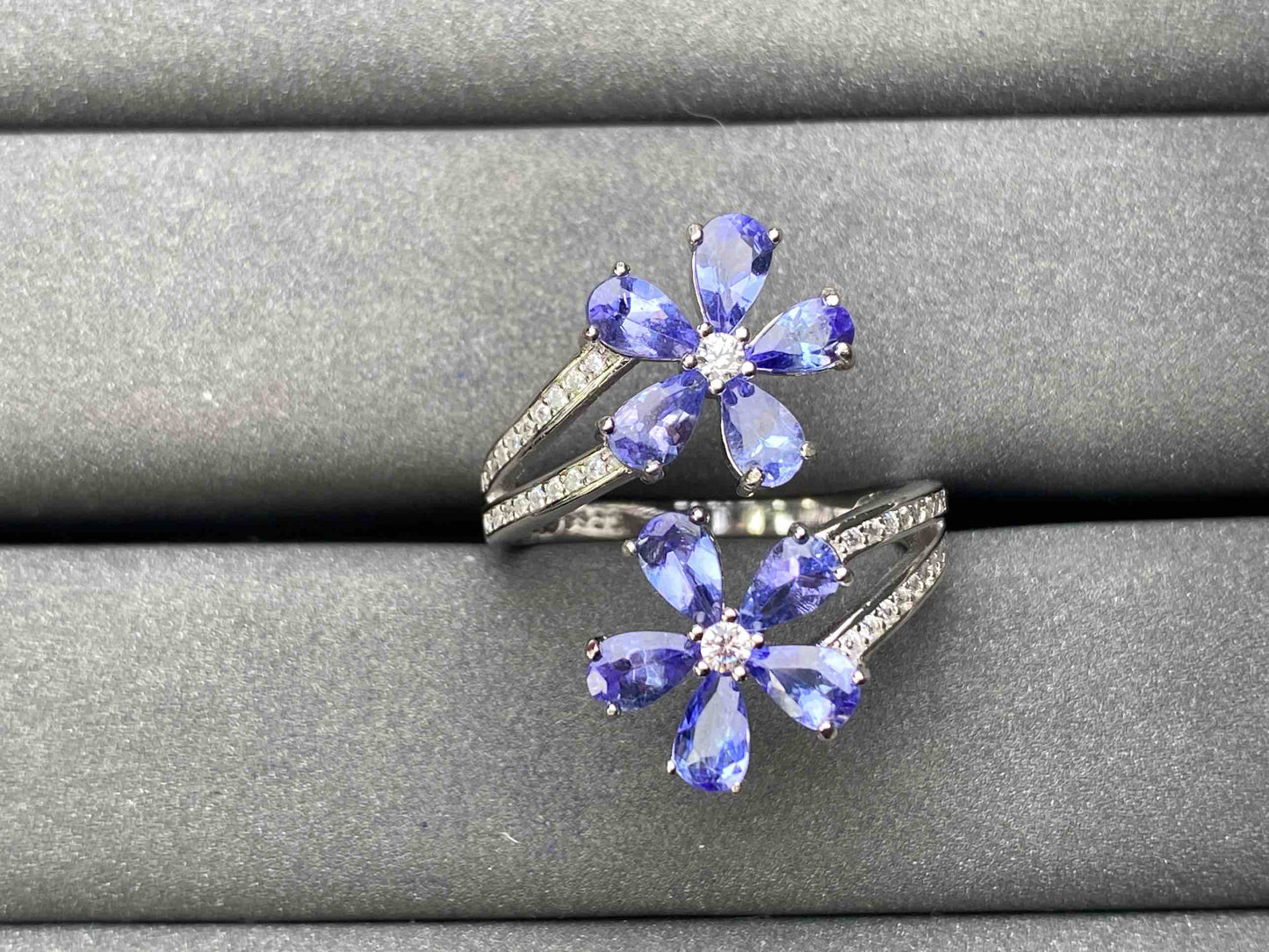 A5353 Tanzanite Ring