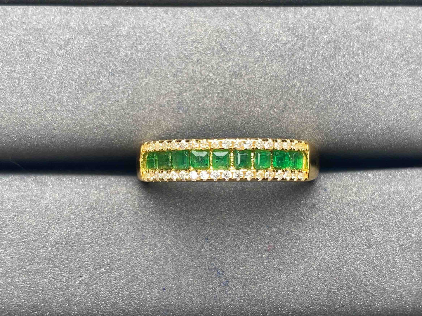 A5401 Emerald Ring