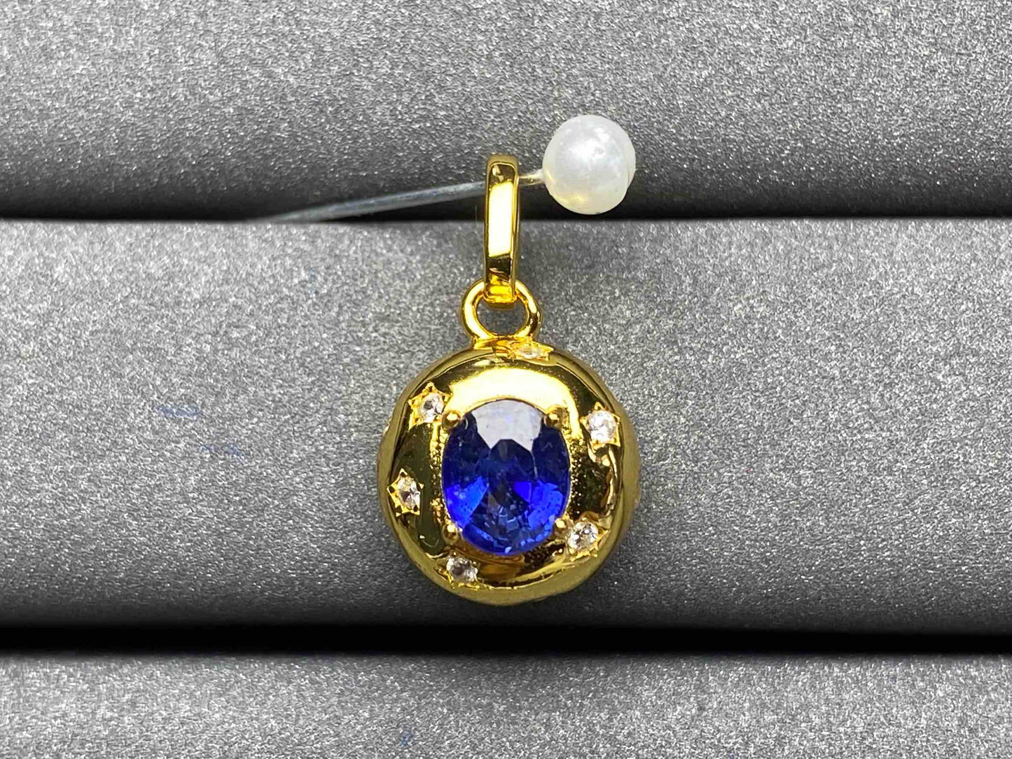 A541 Blue Sapphire Pendant