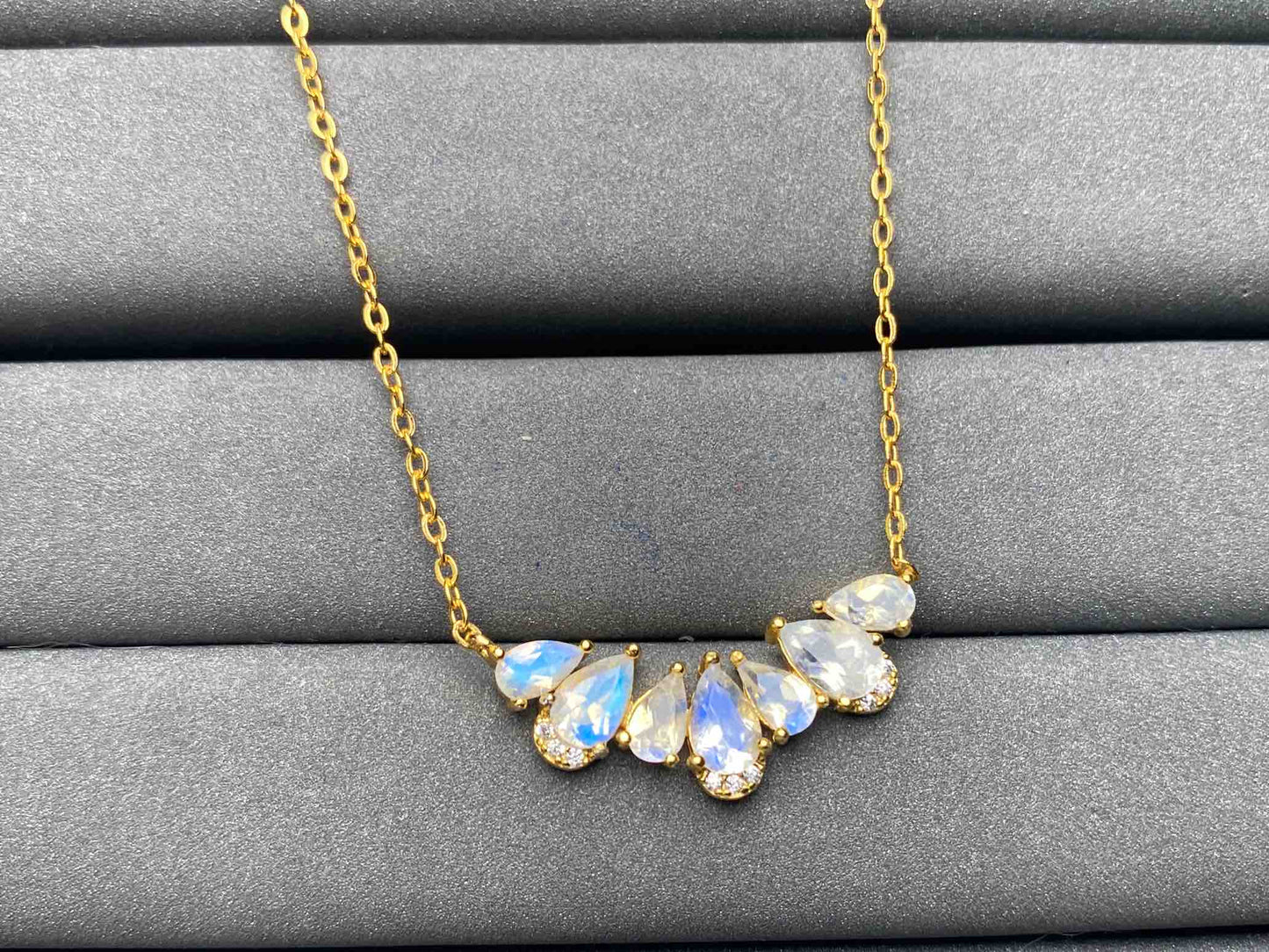A5486 Moonstone Necklace
