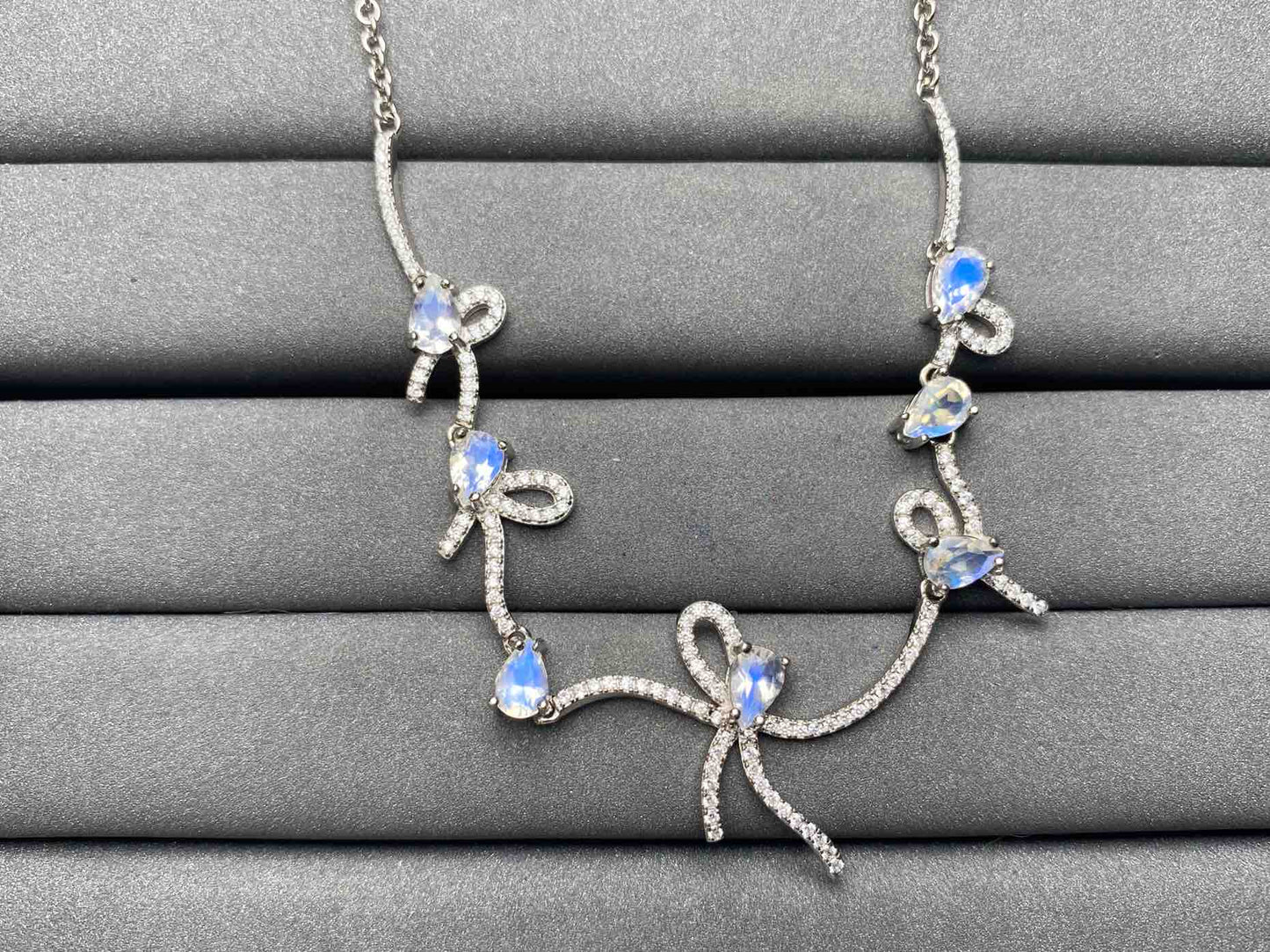 A5488 Moonstone Necklace