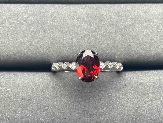 A5556 Garnet Ring