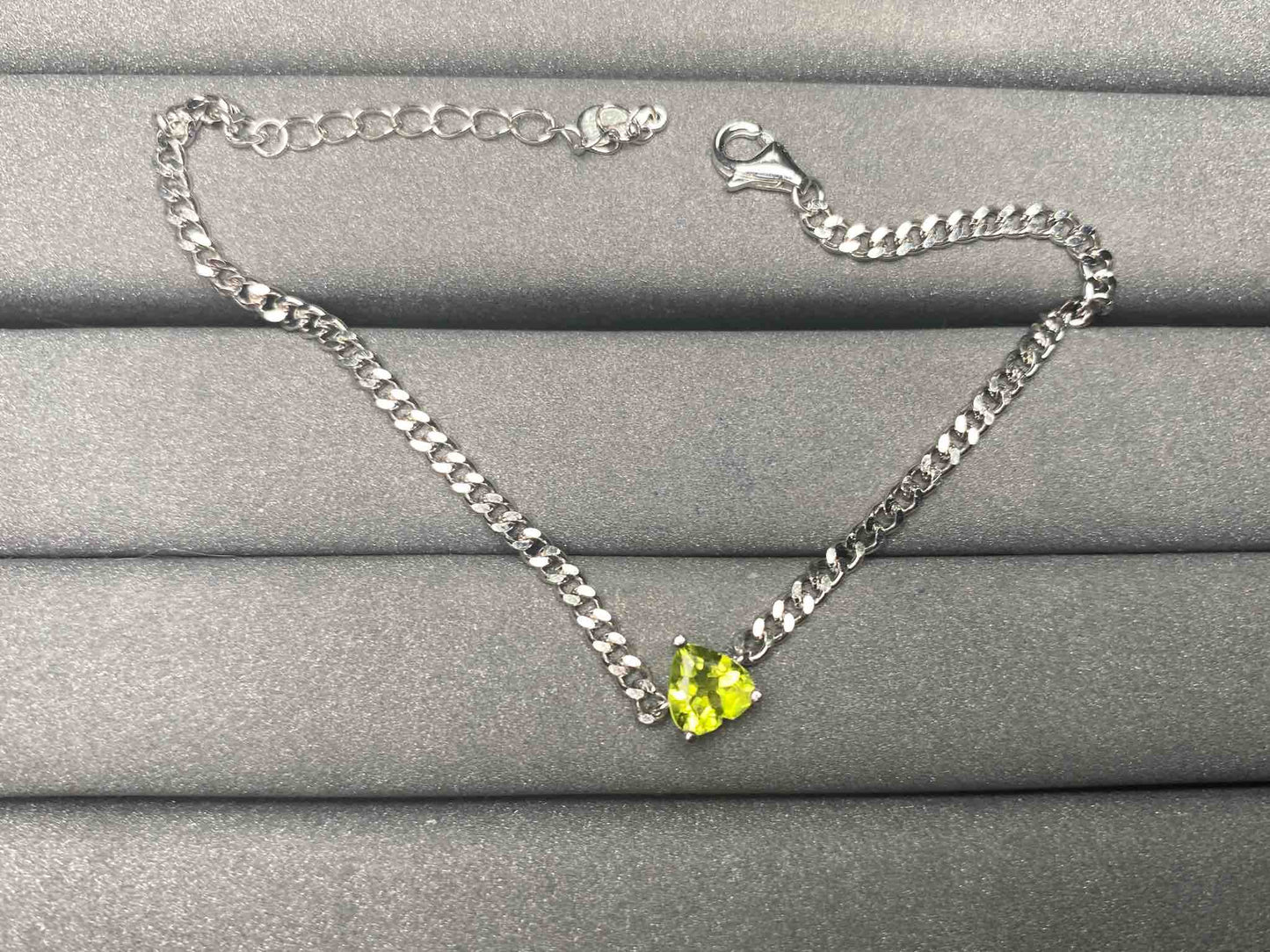 A5582 Peridot Bracelet