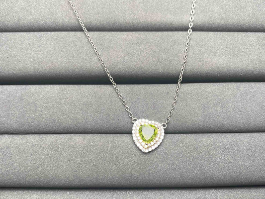 A5583 Peridot Necklace