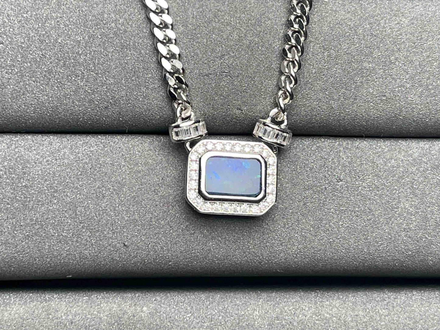 A5670 Opal Necklace