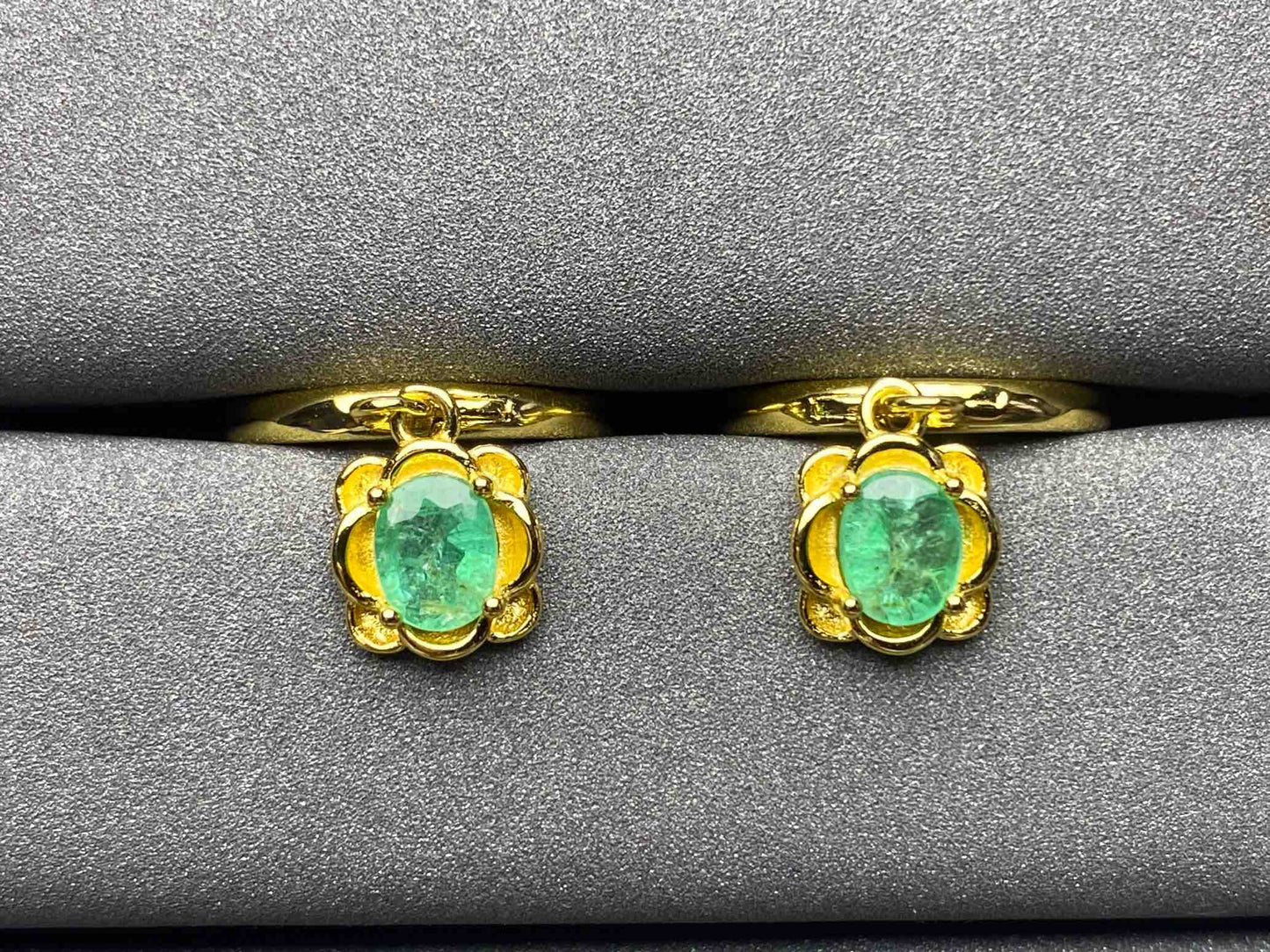 A59 Emerald Earrings