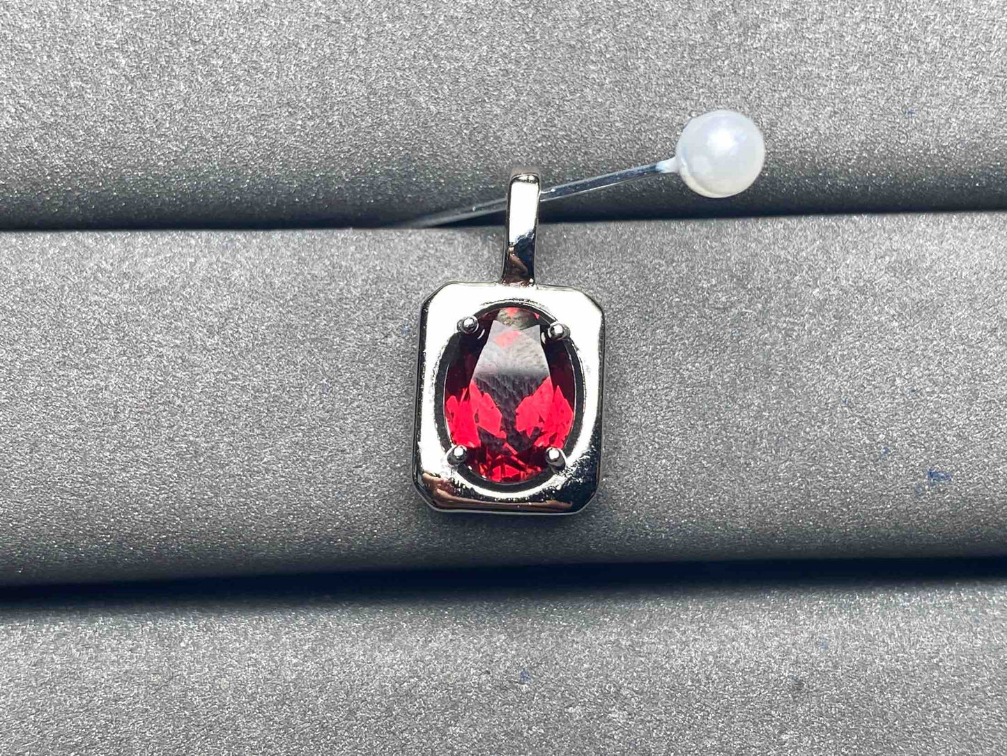 A5909 Garnet Pendant
