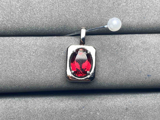 A5909 Garnet Pendant