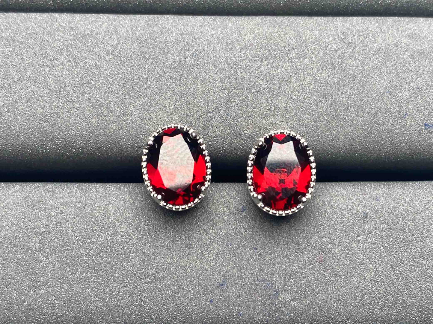 A5913 Garnet Earrings