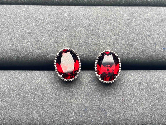 A5913 Garnet Earrings