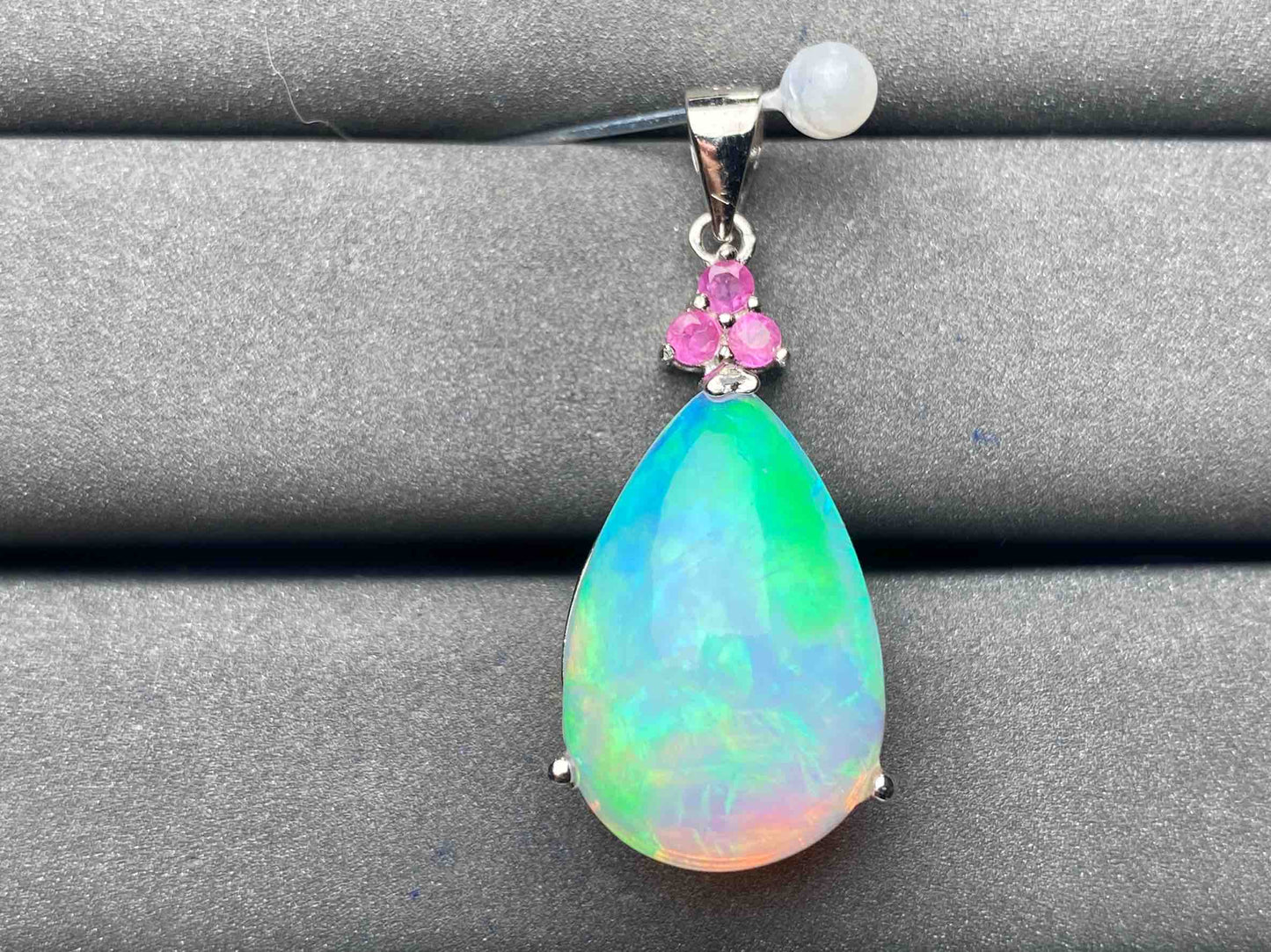 A6084 Opal Pendant