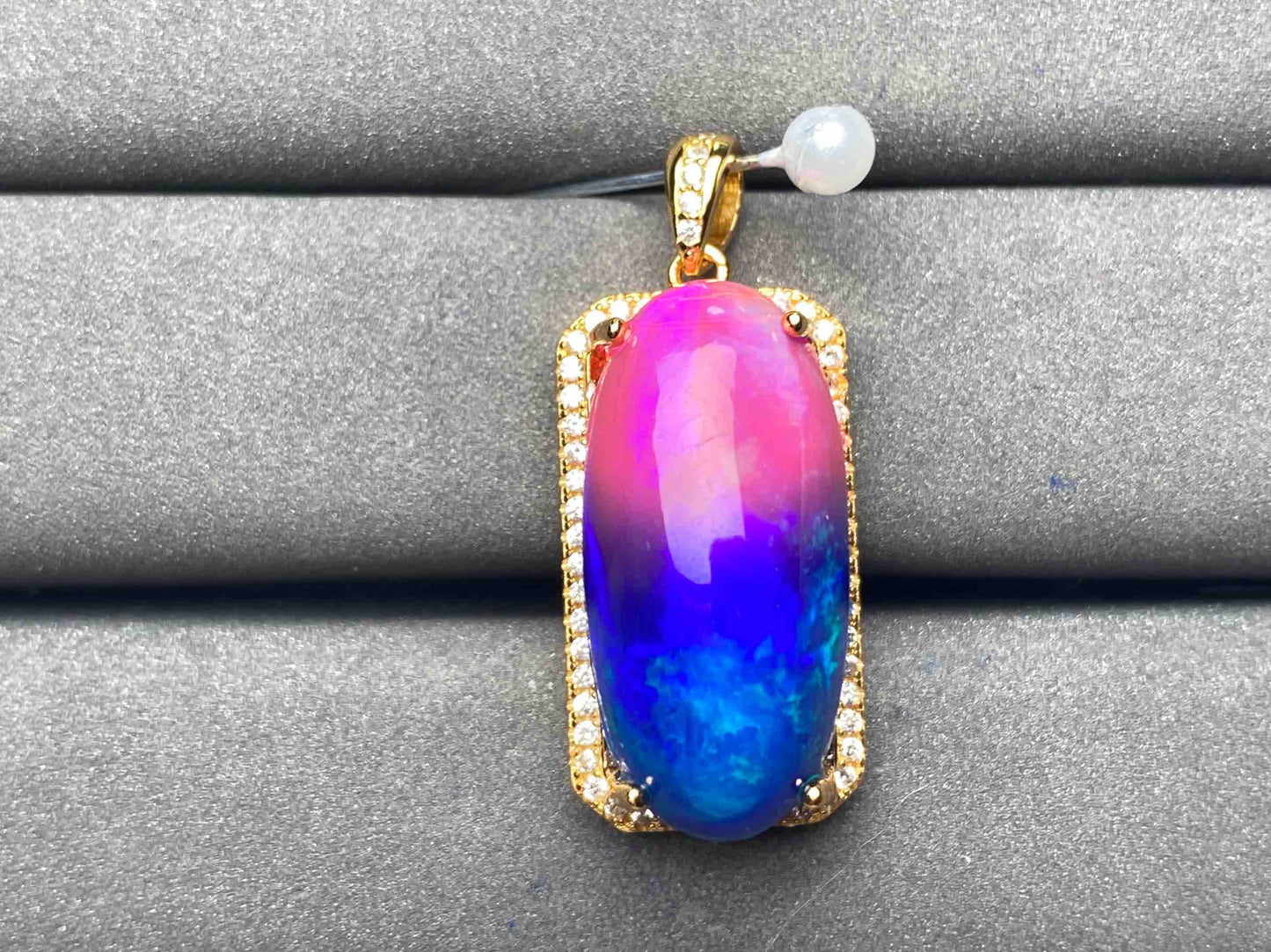 A6090 Opal Pendant