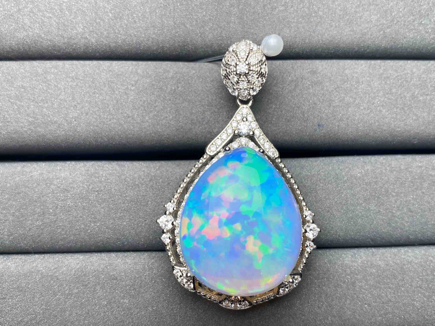 A6092 Opal Pendant