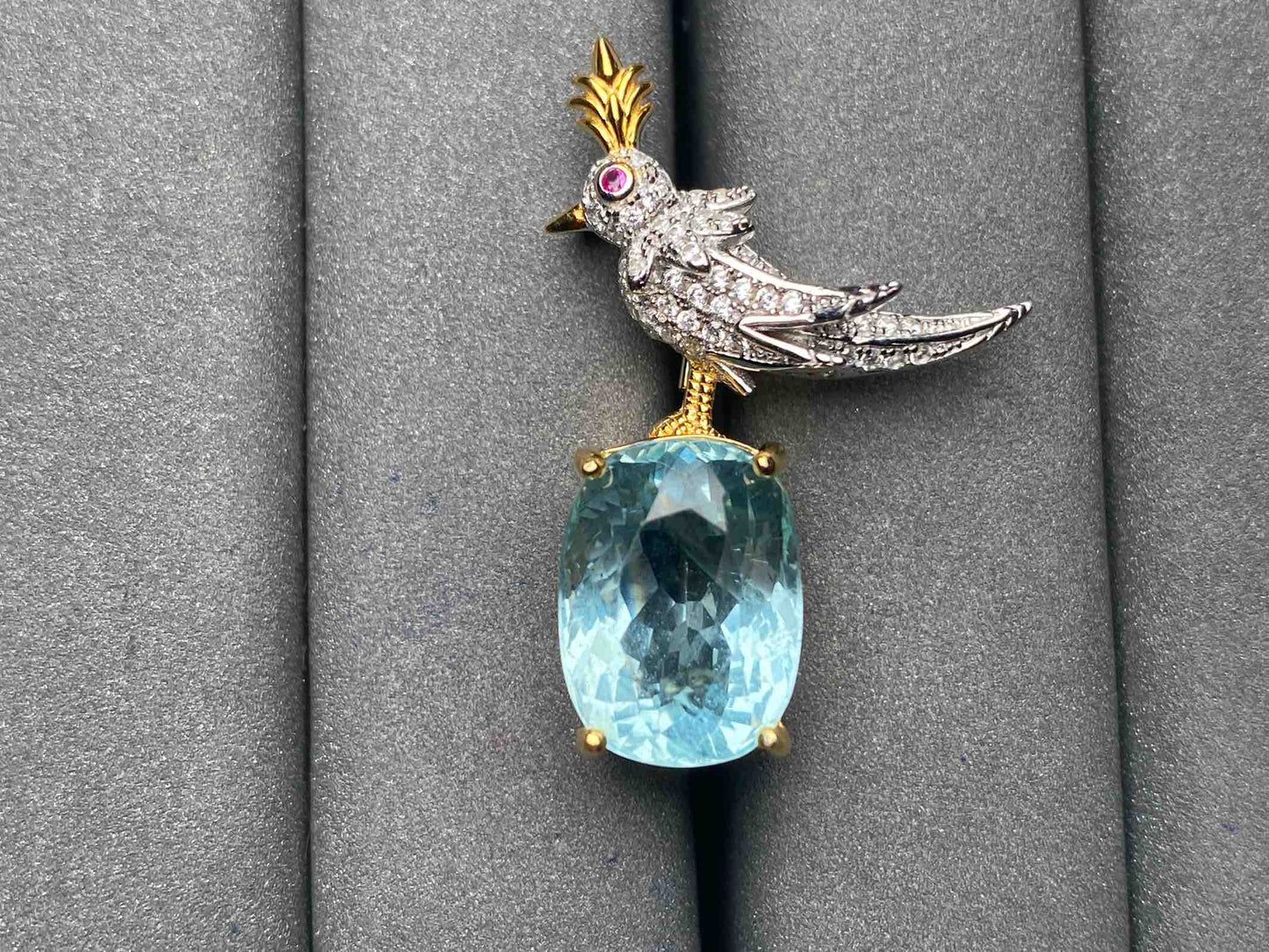 A6099 Aquamarine brooch
