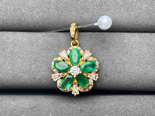 A6105 Emerald Pendant