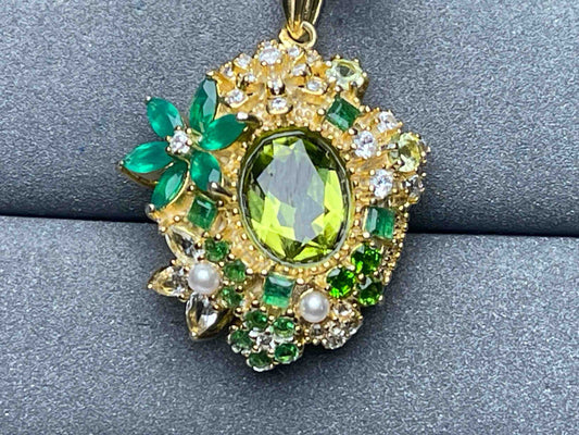 A6118 Peridot Pendant