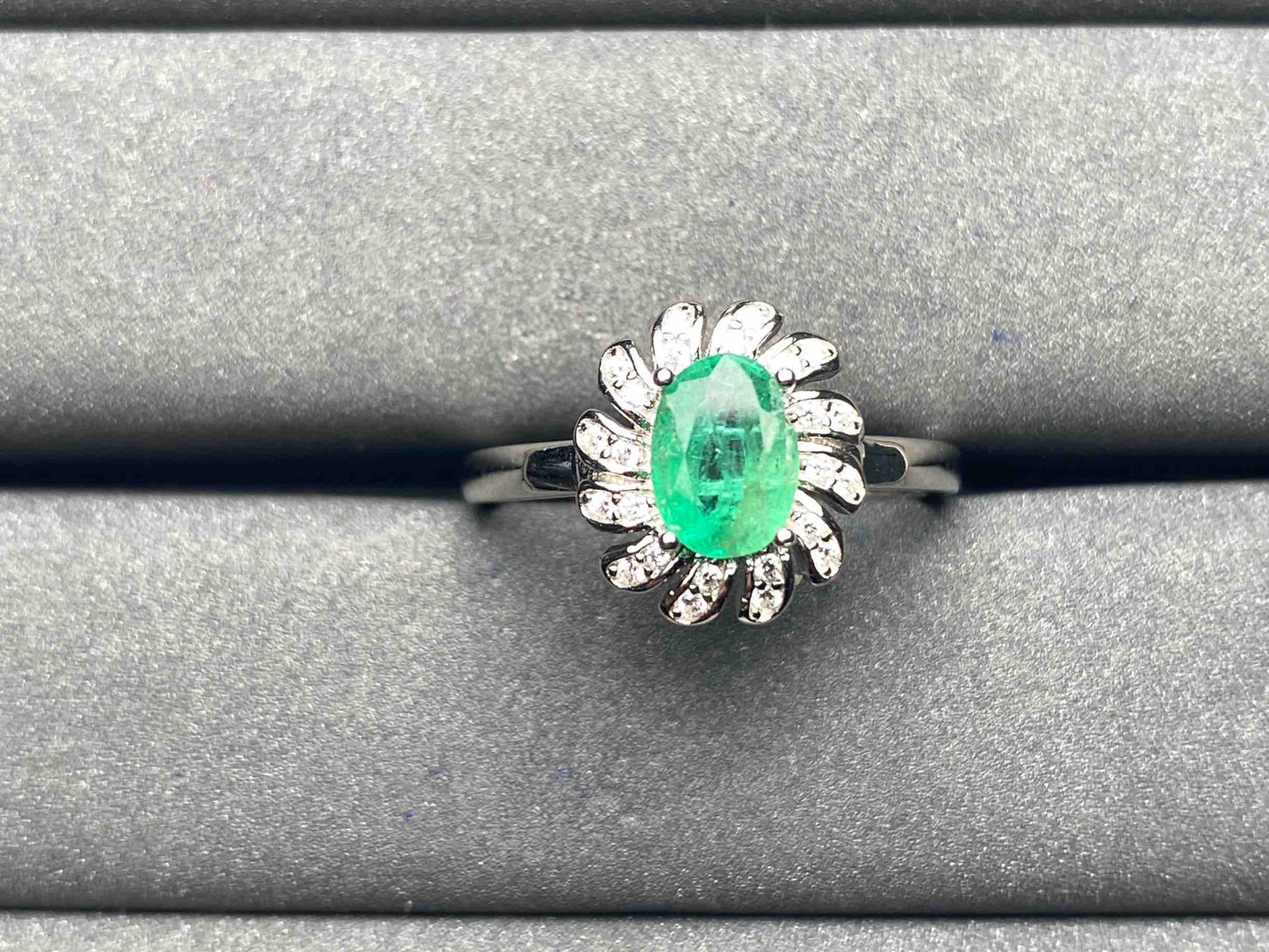 A6185 Emerald Ring
