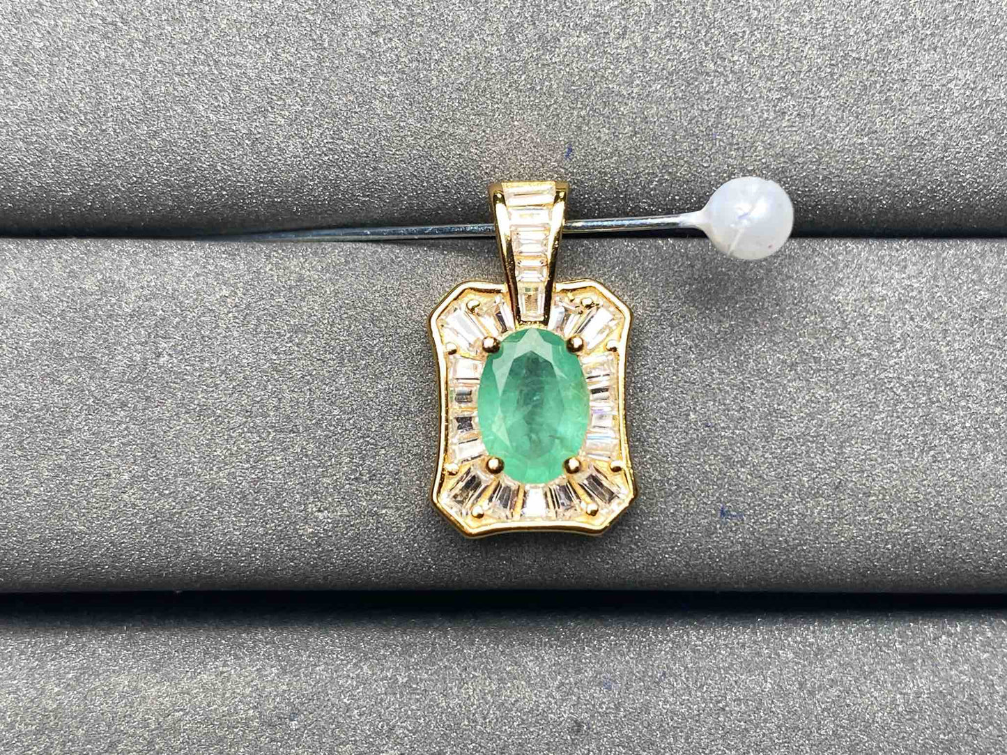 A6191 Emerald Pendant