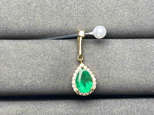 A6192 Emerald Pendant