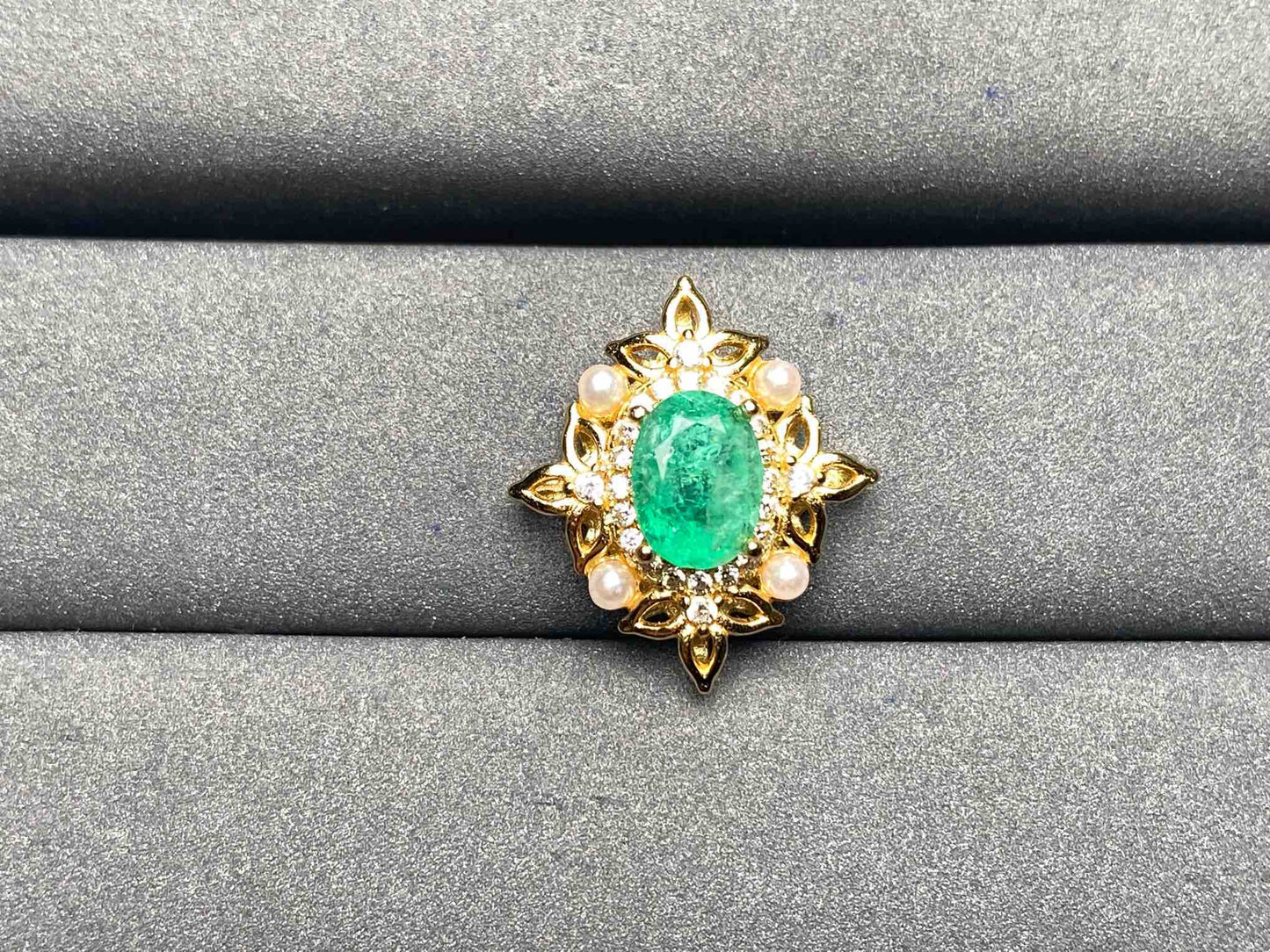 A6194 Emerald Pendant