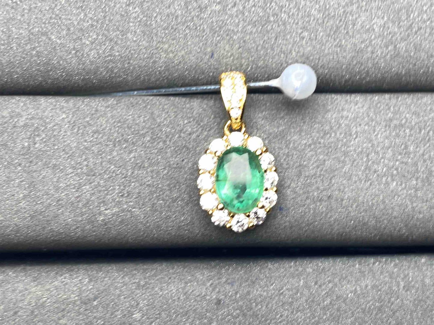 A6199 Emerald Pendant