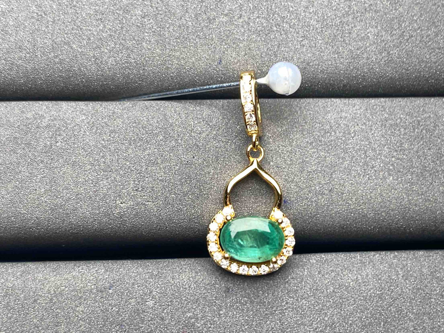 A6212 Emerald Pendant