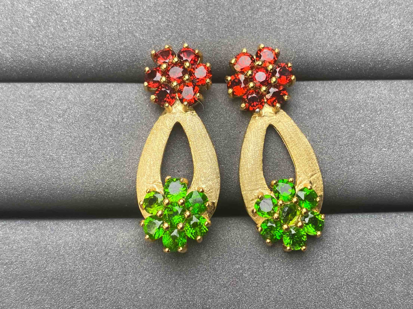 A6266 Garnet Earrings