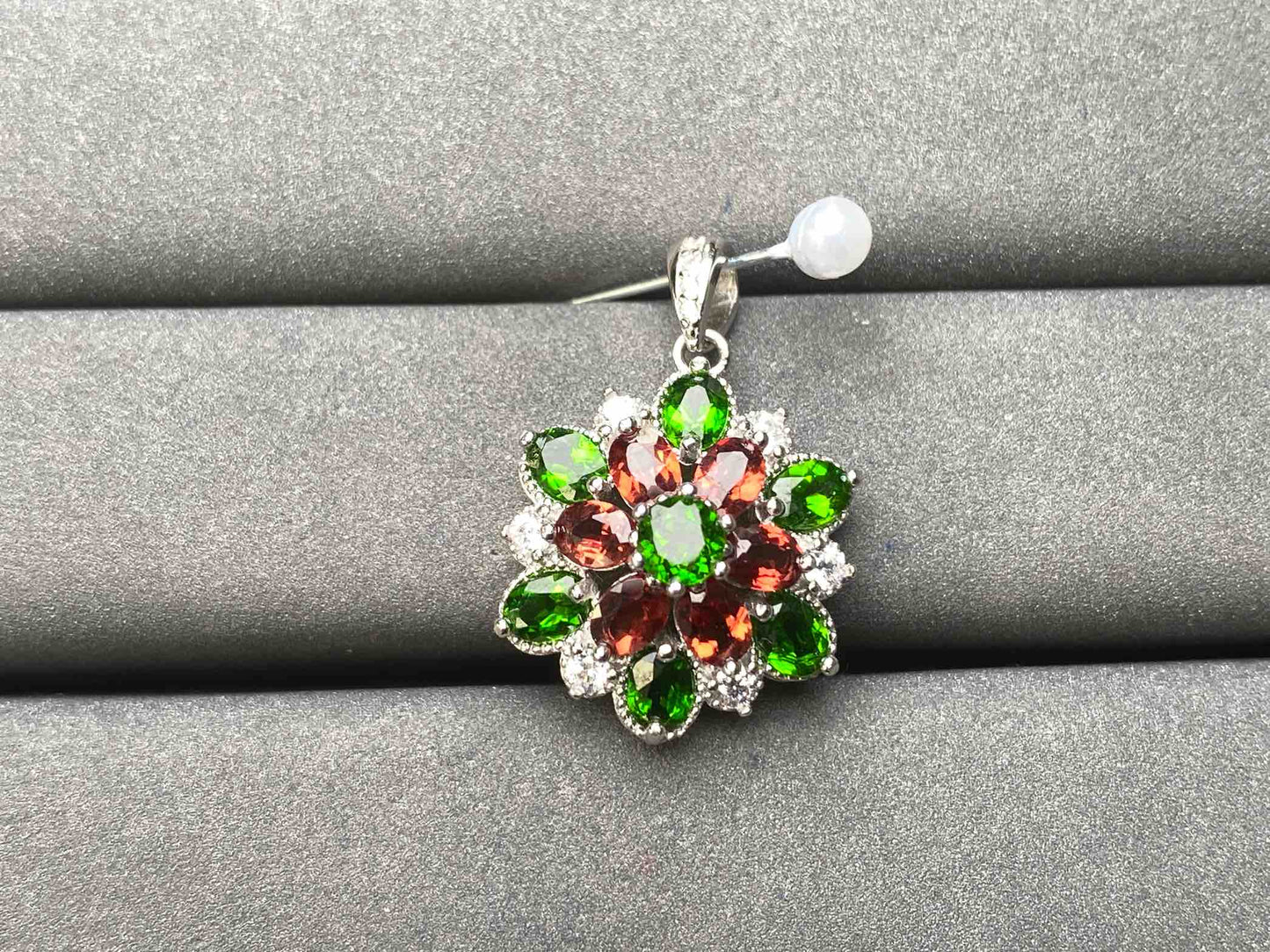 A6268 Diopside Pendant