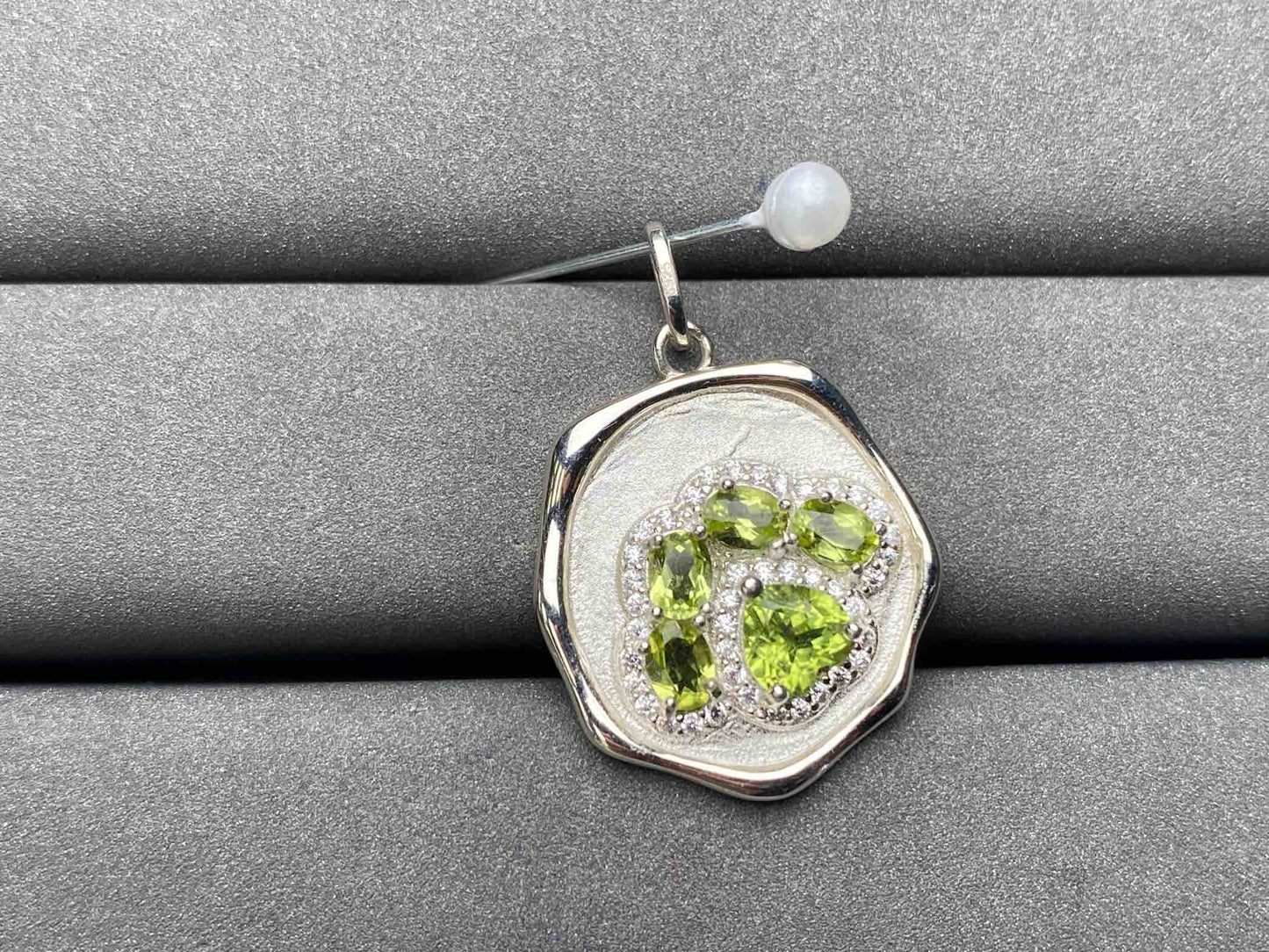 A6313 Peridot Pendant