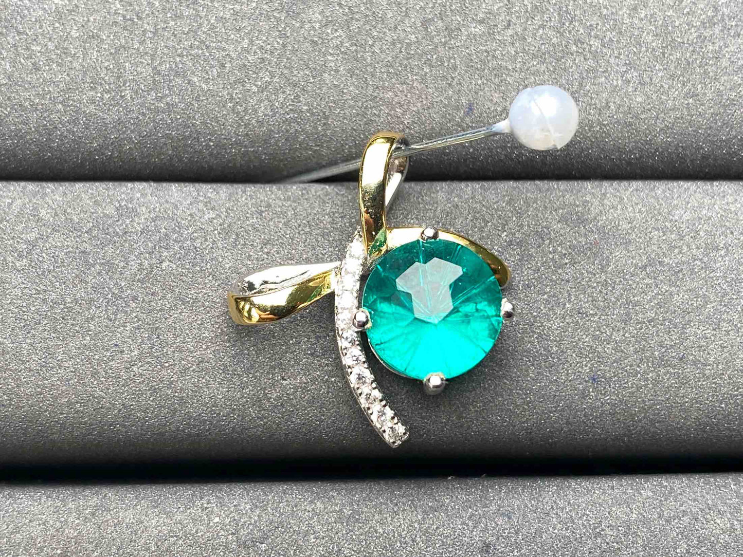 A6353 Topaz Pendant