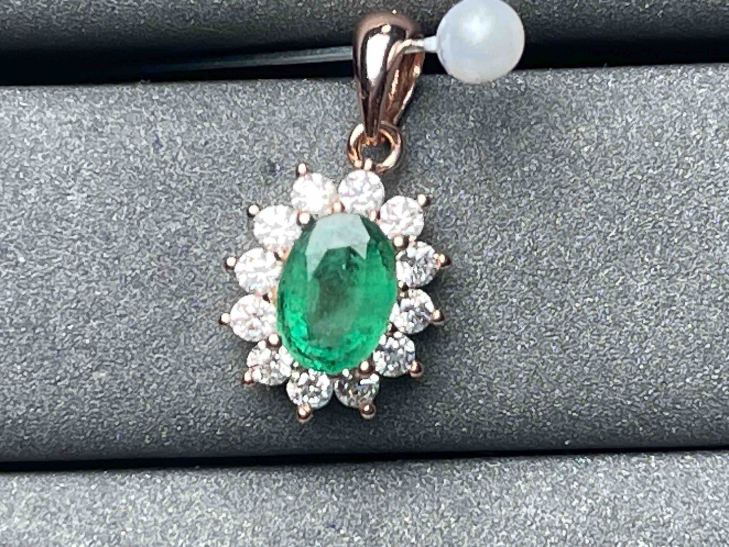 A6478 Emerald Pendant